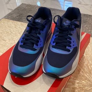 Brand new women’s air max 90 ultra size 7 very rare color way. Midnight navy